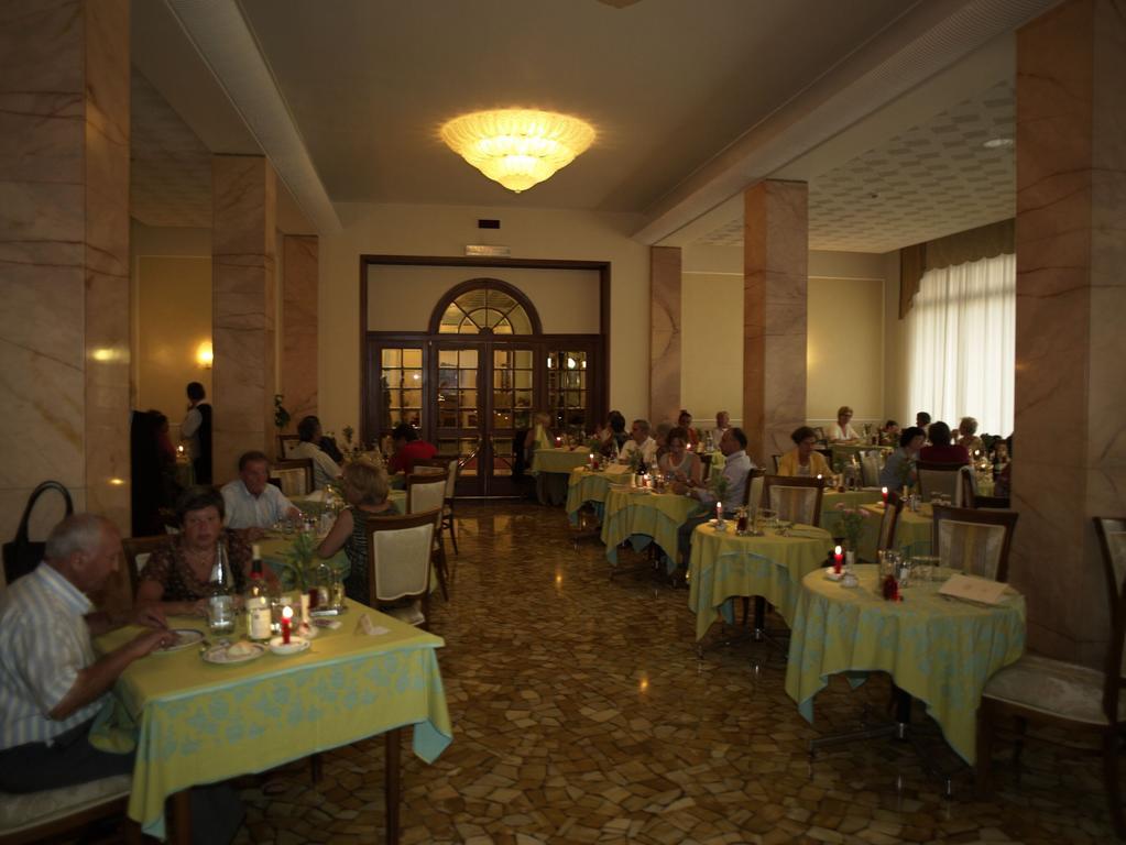 Hotel Excelsior Terme Абано Терме Екстериор снимка